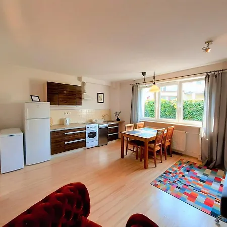 Apartament Z Ogrodem 公寓 *
